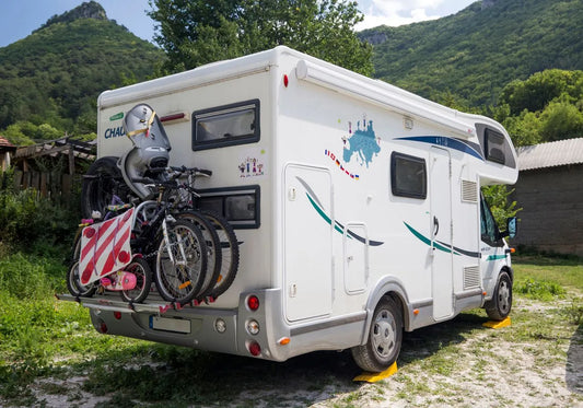 Comment enlever les traces noires sur un camping-car ?